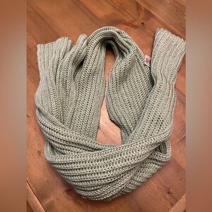 Style & Co Women's One Size Solid Green Shine Ribbed 72" x 10" Scarf NWT